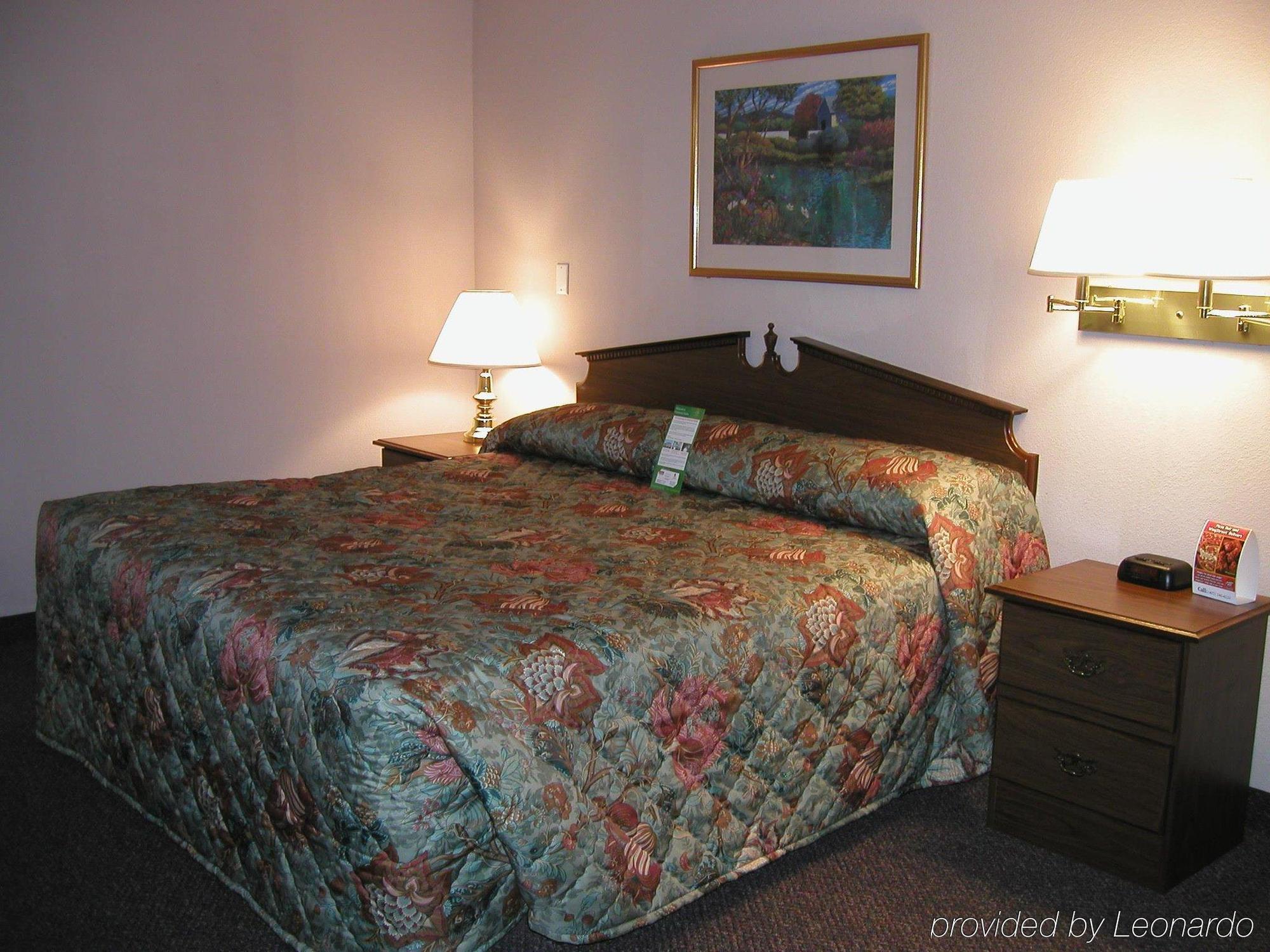 Intown Suites Extended Stay High Point Nc Bilik gambar